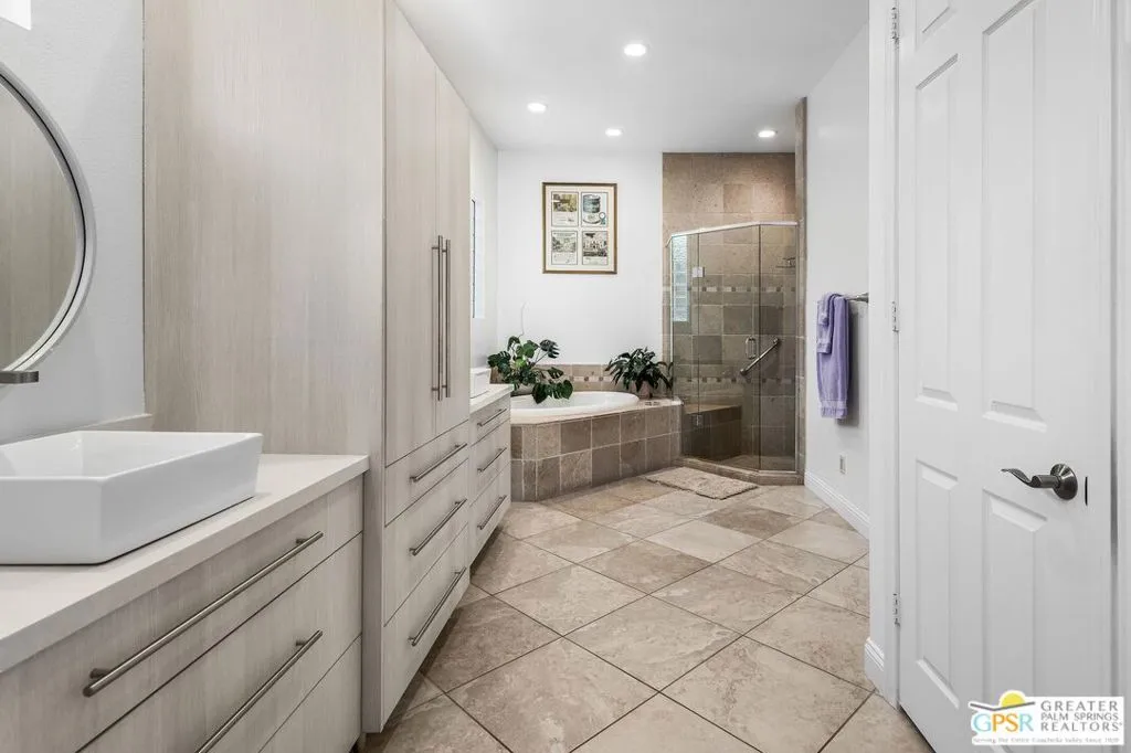 316 Big Canyon Drive, Palm Springs, California 92264 home-pic-17